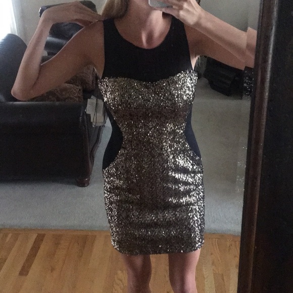 Aidan Mattox Dresses & Skirts - Aiden gold and black party dress